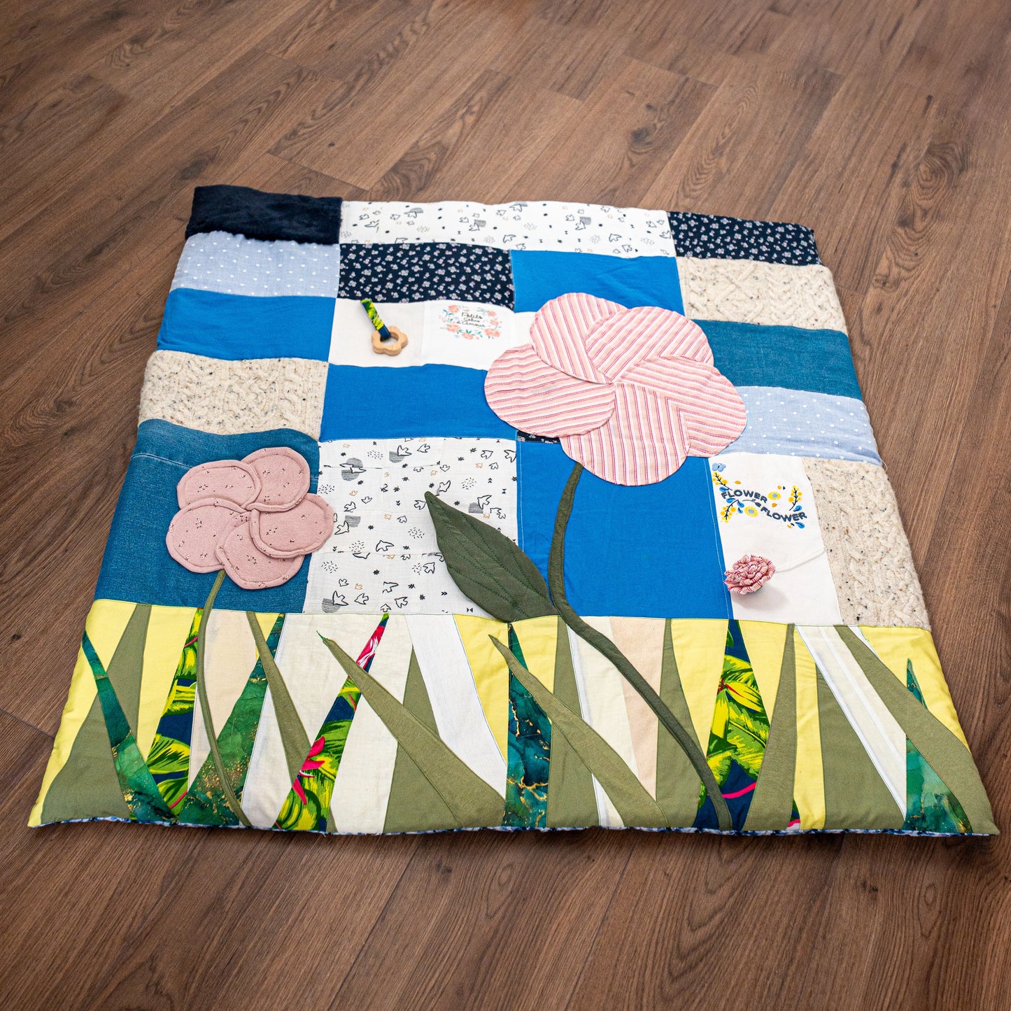 Tapis d'éveil - Mélange de matières et couleurs